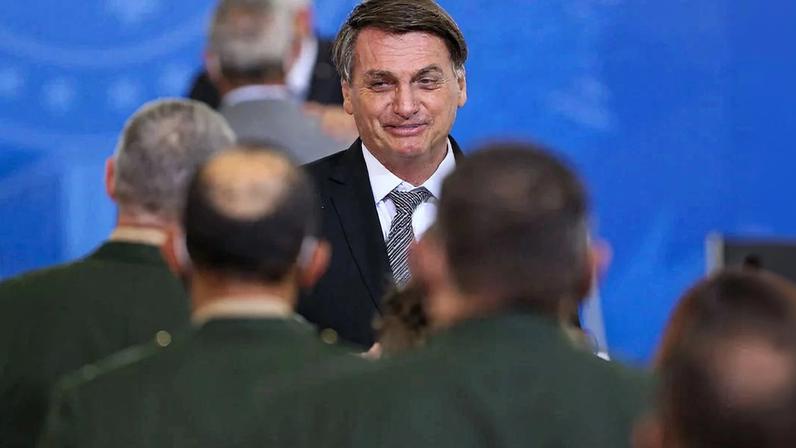 Ex-presidente da República, Jair Bolsonaro, participa da cerimônia de cumprimento aos Oficiais Generais promovidos
