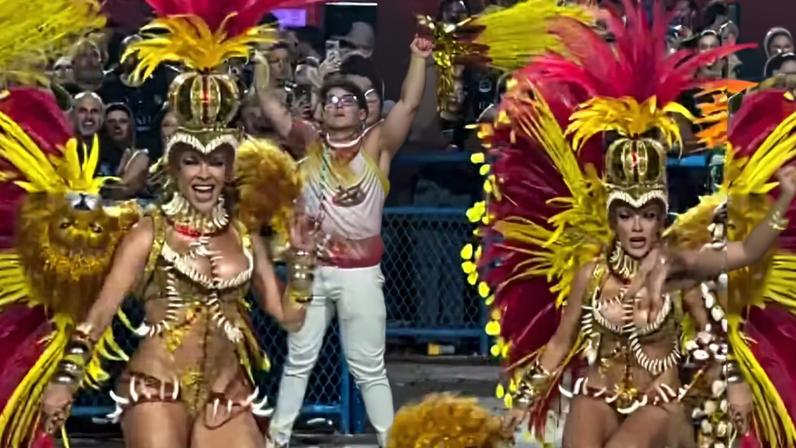 Jaquelline Grohalski perde parte de fantasia — Foto: Reprodução/Instagram