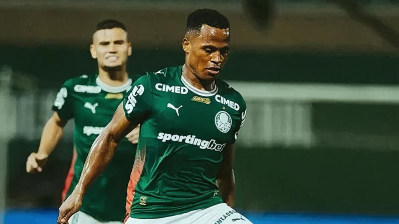 Jhon Arias em sua estreia pelo Palmeiras.