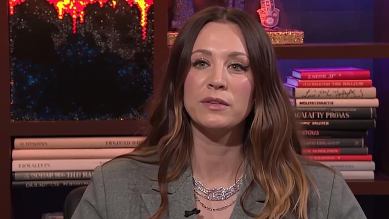 Kaley Cuoco savagely gave her opinion on Ashley Tisdale’s “toxic” mom group drama on Thursday’s episode of “Watch What Happens Live.”