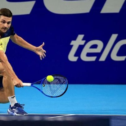 Kecmanovic vence Zverev no tiebreak e avança às quartas no México
