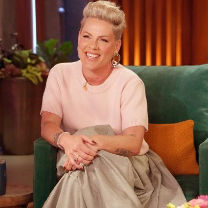 Pink se muda para Nova York e pode assumir programa de Kelly Clarkson