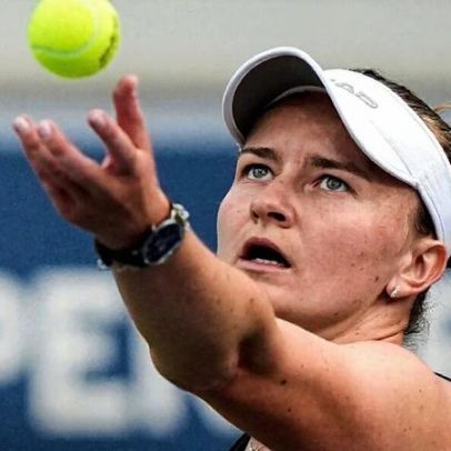 Krejcikova estreia bem em Dubai e encara Anisimova