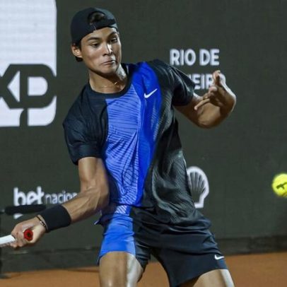 Guto luta e leva top 130 ao terceiro set, mas cai na estreia