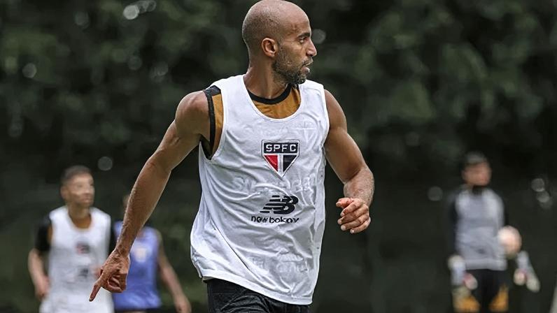 Lucas Moura em treino do São Paulo