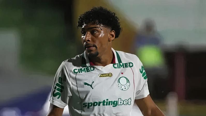 Palmeiras recebeu proposta do exterior pelo atacante Luighi.