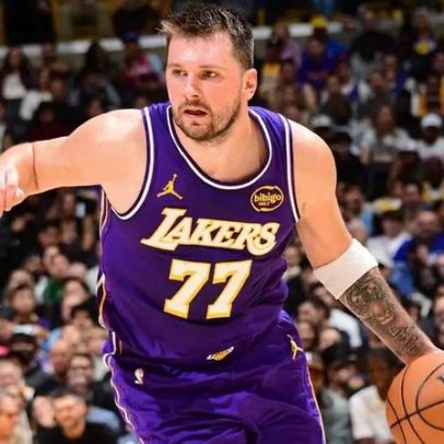 Doncic abandona jogo por lesão e preocupa Lakers