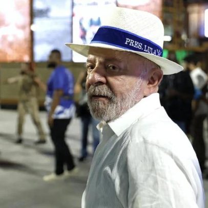 Acadêmicos de Niterói são rebaixados no Carnaval do Rio com homenagem a Lula