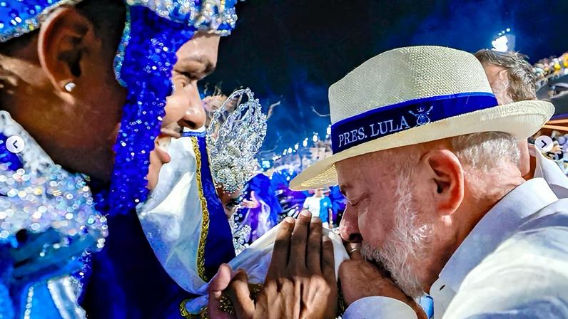Lula na Marquês de Sapucaí, no Rio. — Foto: Ricardo Stuckert