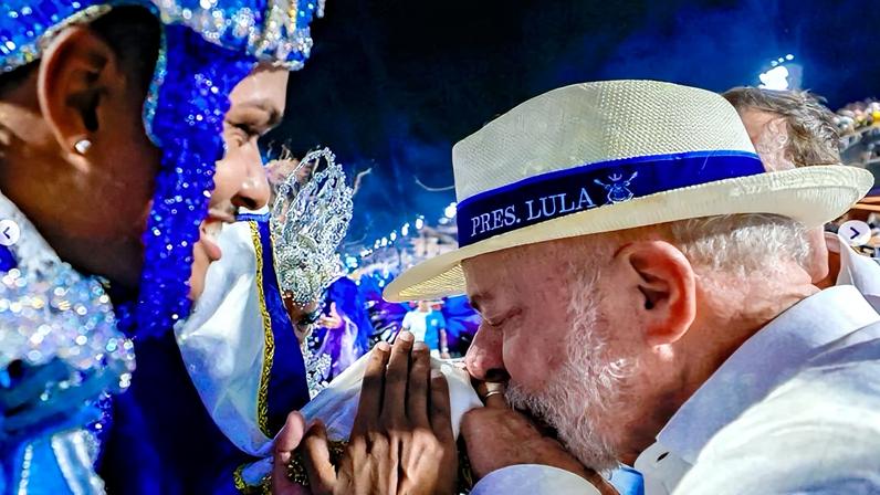 Lula na Marquês de Sapucaí, no Rio. — Foto: Ricardo Stuckert