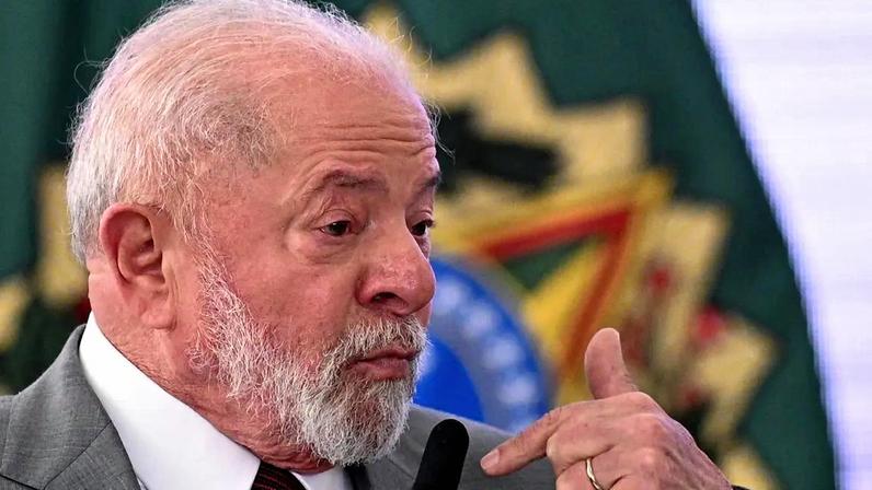 Presidente confirmou encontro com banqueiro Daniel Vorcaro, mas negou defesa e pediu investigação aprofundada. (Foto: André Borges/EFE)