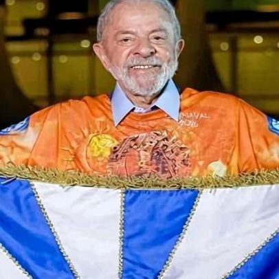 Lula em camarote e Janja no último carro marcam desfile na Sapucaí