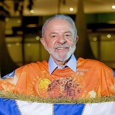 TSE sob críticas por critérios considerados duplos; Lula participa da Sapucaí
