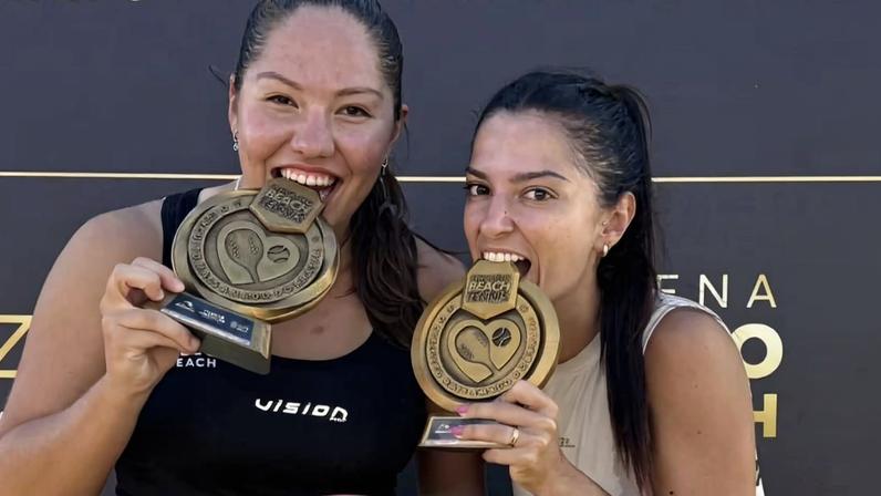 Fernanda Maieto (à esquerda) e Isabela (Foto: Programa PlayBt)
