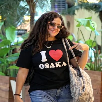Maisa embarca no Rio e camiseta chama atenção