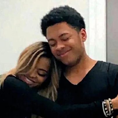 Robert Jr., filho de Mary Cosby, é acusado de violência doméstica com mandado anterior