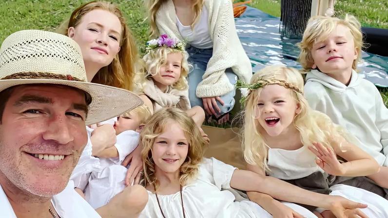 James and Kimberly Van Der Beek shared six children.