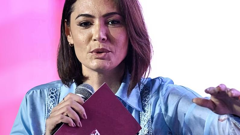 Carlos declara apoio à candidatura de Michelle ao Senado; ela não comenta