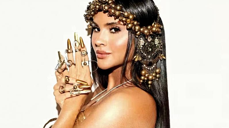 Mileide Mihale curtiu Carnaval em Salvador com look dourado — Foto: Reprodução/Instagram