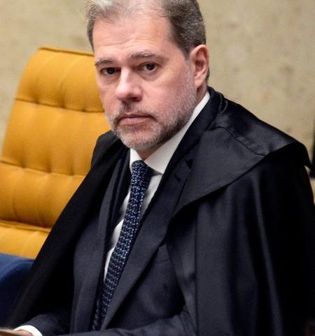 Ministro Dias Toffoli durante sessão plenária do STF