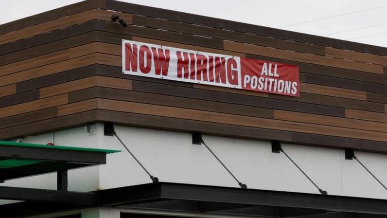 Criação de vagas nos Estados Unidos em janeiro foi acima do esperado (Foto: Mike Blake / Reuters)