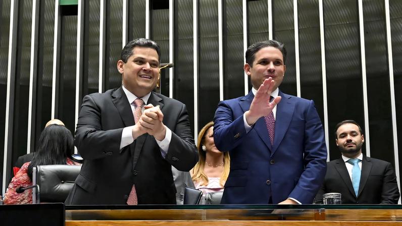 Davi Alcolumbre e Hugo Motta resistem à instalação da CPMI do Banco Master enquanto articulam a análise do veto à dosimetria no Congresso (Foto: Marcos Oliveira/Agência Senado)