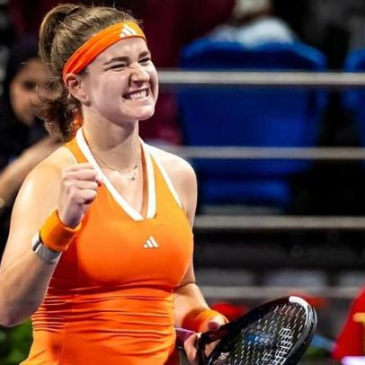 Muchova vira o jogo contra Sakkari e disputa 3ª final de WTA 1000