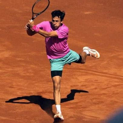 Nava vence Berrettini na estreia, Cerúndolo encara dinamarquês