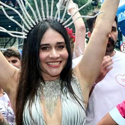 Alessandra Negrini usa look inspirado em Cher para rainha do Baixo Augusta em SP