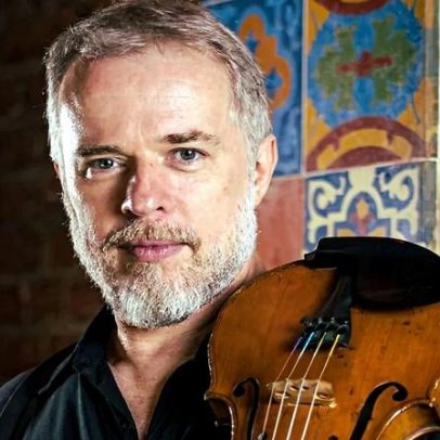 Violinista Nicolas Krassik lança álbum audiovisual e celebra ritmos brasileiros