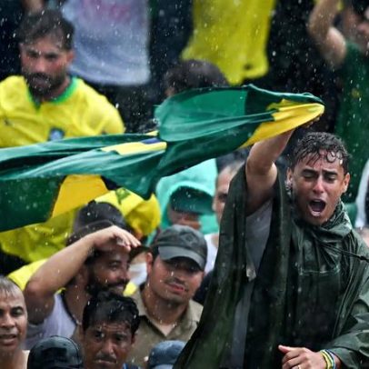 Ato na Paulista reúne direita contra Lula, STF e veto da dosimetria