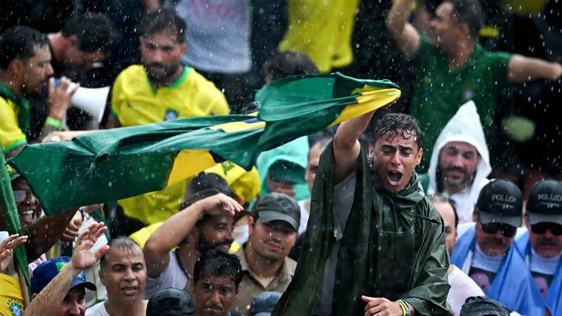 Batizado de "Acorda Brasil", o movimento é organizado pelo deputado Nikolas Ferreira (PL-MG) (Foto: EFE/Andre Borges)