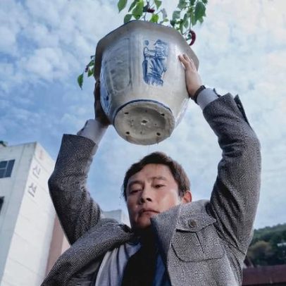 Park Chan-wook lança comédia mortal de etiqueta corporativa, obra-prima