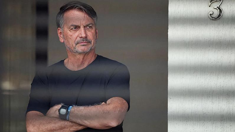 O ex-presidente Jair Bolsonaro quando estava ainda em prisão domiciliar na casa dele em Brasília