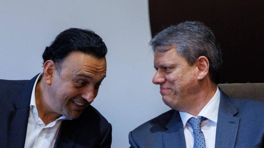 O vice-governador de SP, Felicio Ramuth (PSD), ao lado do governador, Tarcísio de Freitas (Republicanos), em 2024