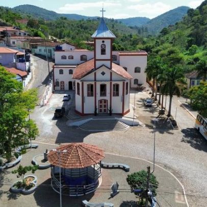 Prefeitura de Rochedo de Minas abre processo seletivo para auxiliar de educação infantil