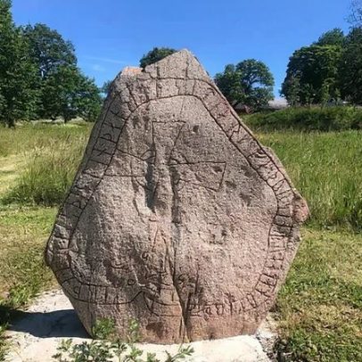 Mensagens vikings desenterradas em pedras rúnicas na Suécia