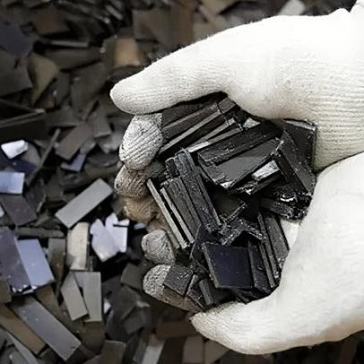 Mineração por fungos e pilhas de resíduos: obter terras raras sem rocha