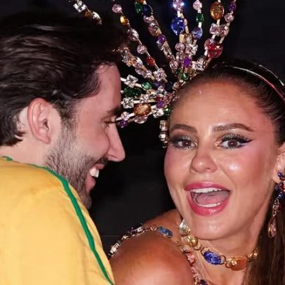 Paolla Oliveira curte desfiles em Sapucaí com Ricky Martin e Ronaldo Fenômeno