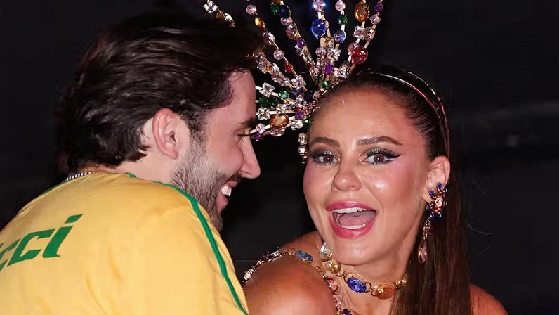 Paolla Oliveira curte desfiles da frisa — Foto: BrazilNews