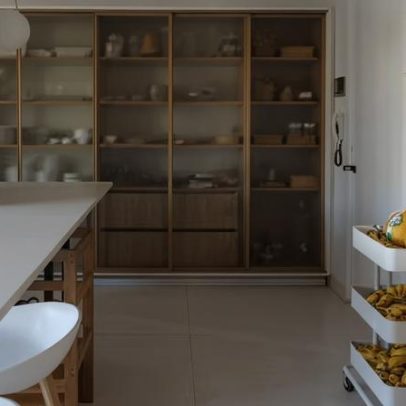 Como planejar uma despensa inteligente na cozinha e 11 ideias de decoração