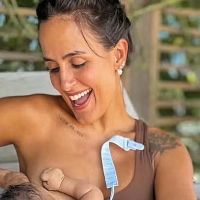 Carol Peixinho compartilha registro de amamentação e memórias com filho