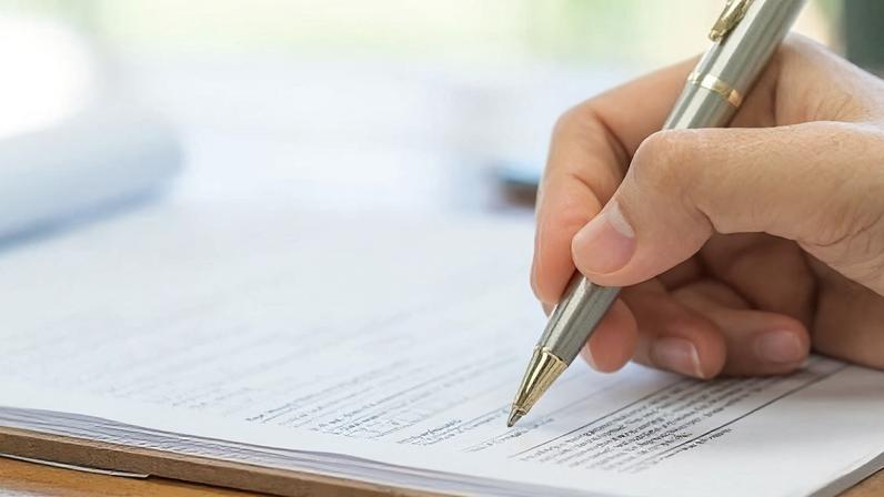 TSE reforça que pesquisas eleitorais devem ser registradas antes da divulgação, garantindo transparência e segurança jurídica.
