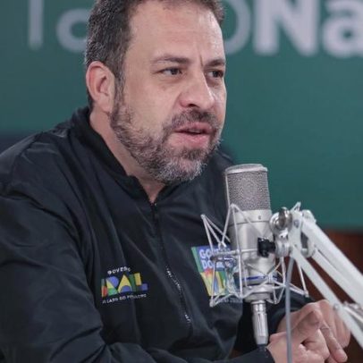 Governo prioriza encerramento da escala 6x1, afirma Boulos