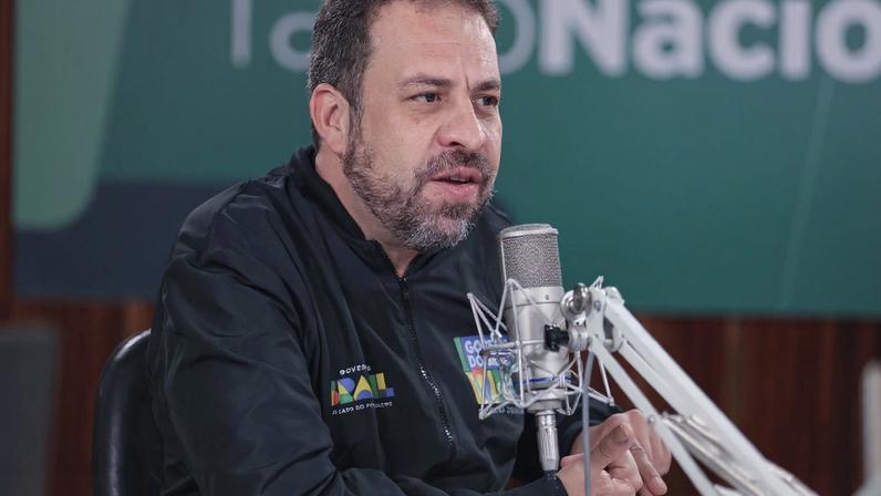 São Paulo (SP), 23/02/2026 - Ministro Guilherme Boulos participa da estreia do programa Alô Alô Brasil do jornalista Datena na rádio Nacional, nos estúdios da Empresa Brasil de Comunicação (EBC). Foto: Paulo Pinto/Agência Brasil