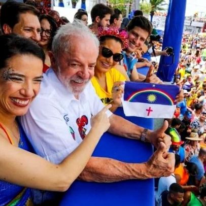 Lula deixa Carnaval em PE cercado por rivais e emparedado por palanques