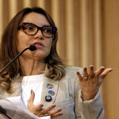 Janja usa voo da FAB para agenda no Rio, visita a Acadêmicos de Niterói