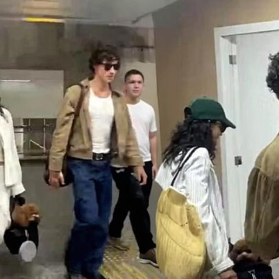Shawn Mendes e Bruna Marquezine embarcam no Galeão, Rio