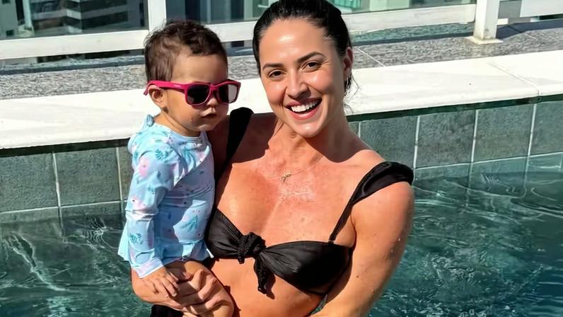 Graciele Lacerda curte Carnaval ao lado da filha Clara — Foto: Reprodução/ Instagram