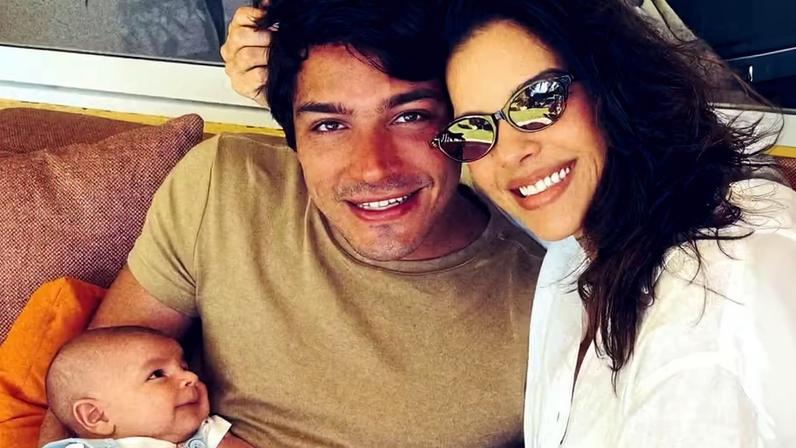 Mariana Rios e João Luis Diniz D’Avila com o filho, Palo — Foto: Reprodução/ Instagram